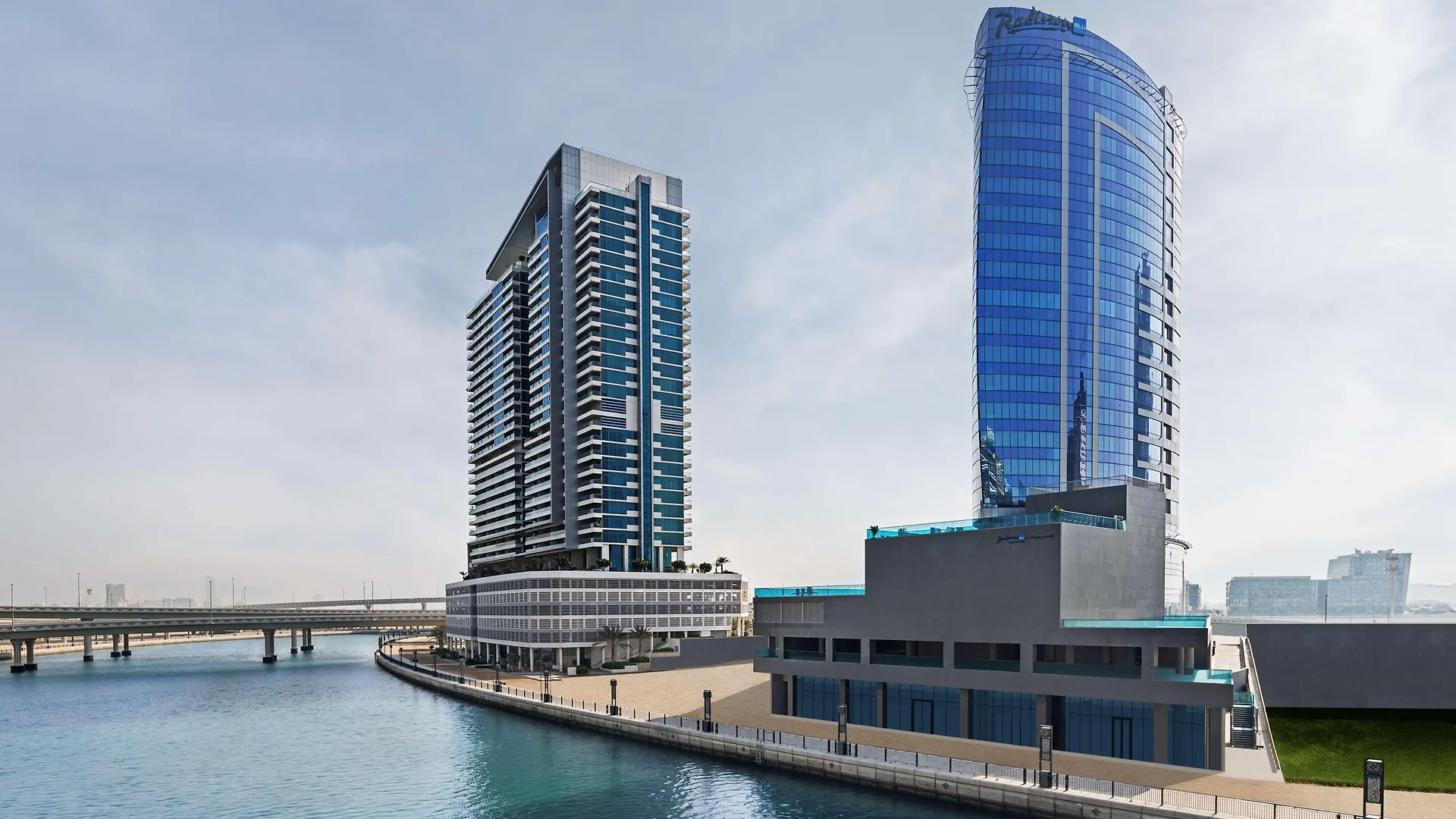 ***** فندق Radisson Blu Hotel, Dubai Canal View الإمارات العربية المتحدة