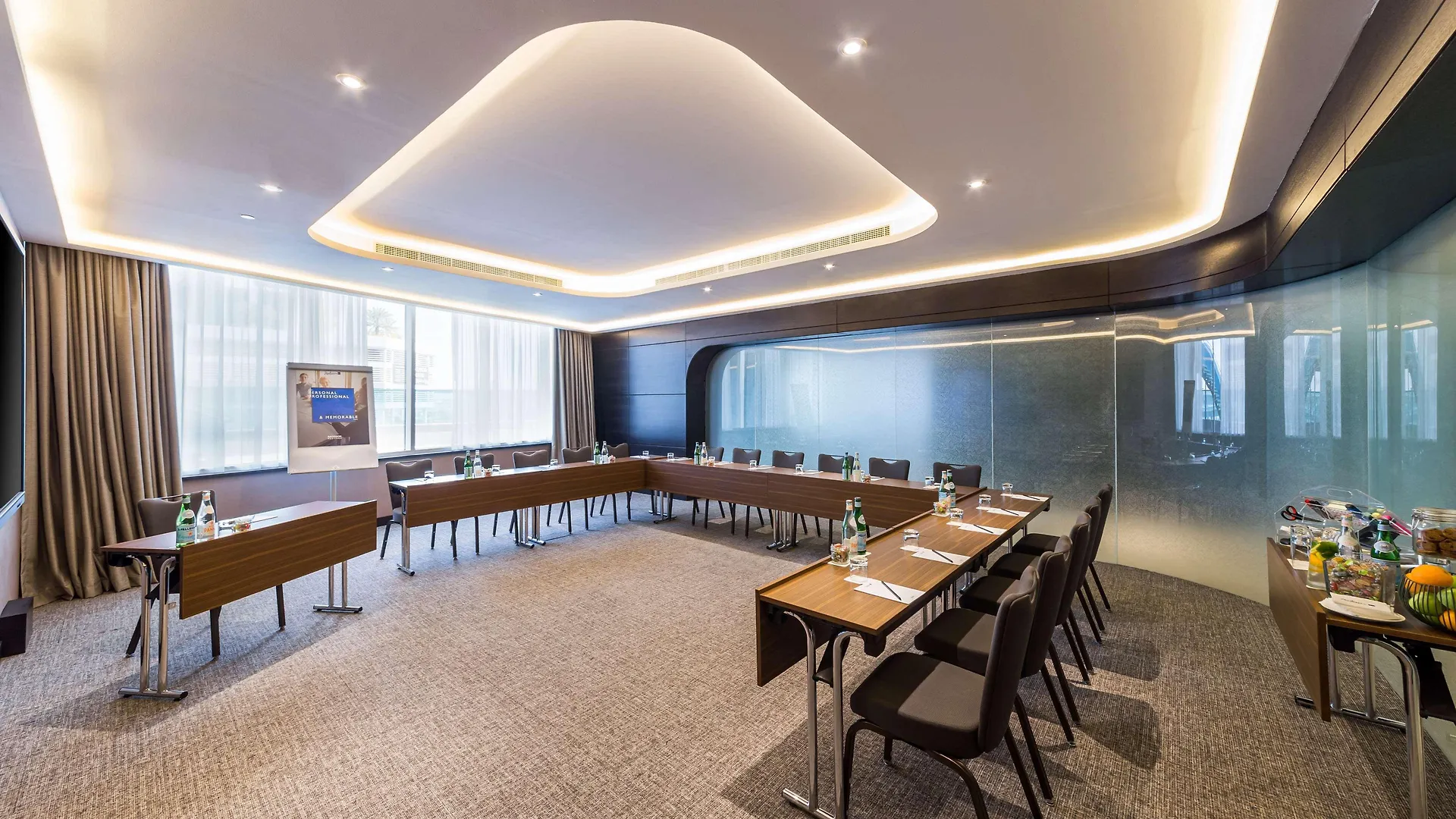 Radisson Blu Hotel, Dubai Canal View الإمارات العربية المتحدة