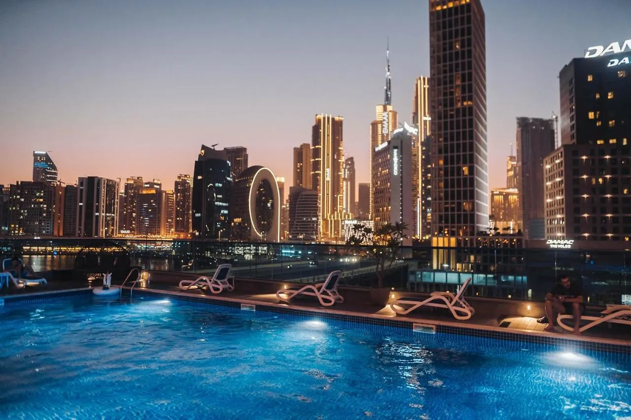 فندق Radisson Blu Hotel, Dubai Canal View