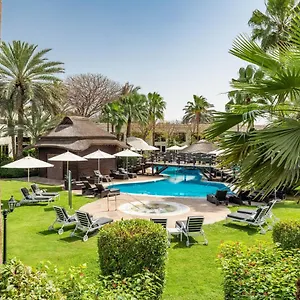 Le Meridien & Conference Centre מלון