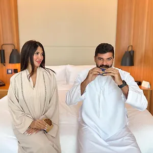 دبل تري باي هيلتون - الخليج التجاري **** دبي
